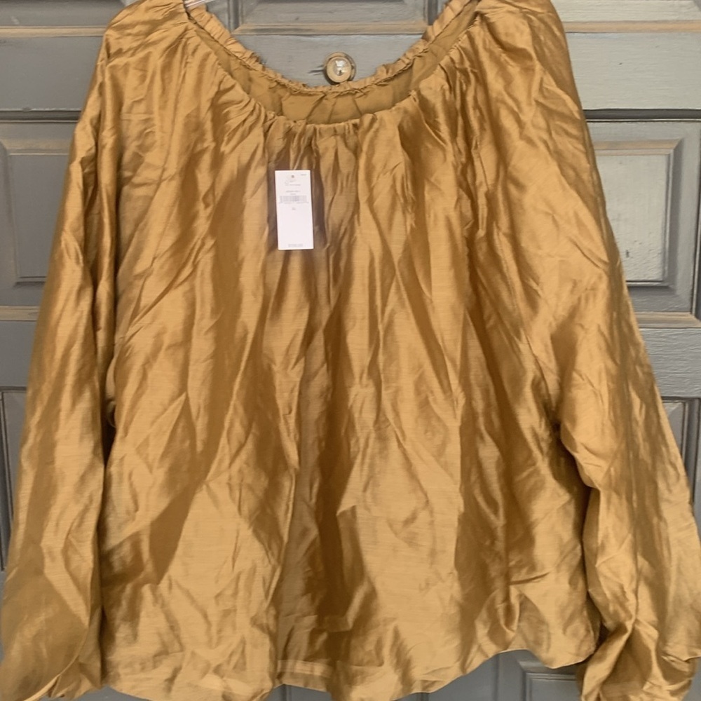 New with Tags Banana Republic tan/gold Fun top for any occasion ! - Picture 6 of 6